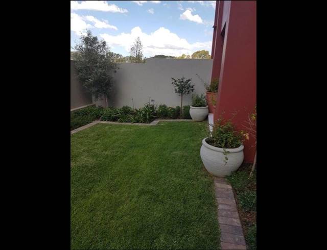 3 BEDROOM APARTMENT TO LET IN LONEHILL